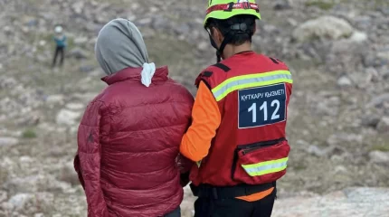 Камень упал на подростка в горах Алматы