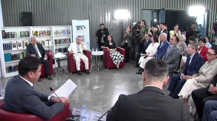 От художественных романов до стихов: в Казахстане определили 100 популярных книг