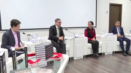 Астанада Мемлекет басшысының сыртқы саясаты туралы жаңа еңбек таныстырылды