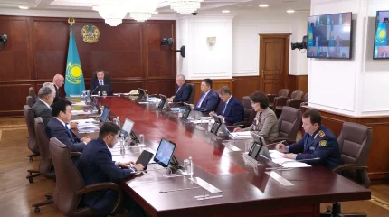 Олжас Бектенов недоволен темпами подготовки к новому учебному году