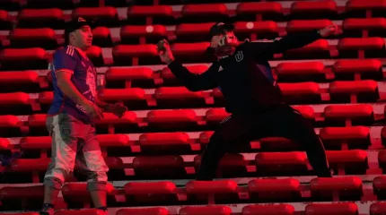 Хаос на матче в Аргентине: сотни пострадавших и десятки задержанных