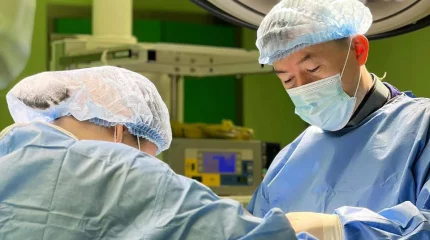 Маңғыстаудағы нейрохирургтар гемифациалдық спазмды емдеу үшін сирек операцияны сәтті жүргізді