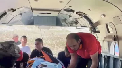 Двух пациентов из отдалённого посёлка экстренно доставили вертолётом в Жезказган