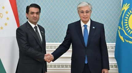 Токаев наградил Маджлиси милли Маджилиси Оли Таджикистана