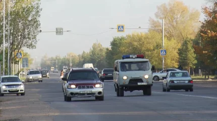 Саябақта тұрған автокөліктен ер адамның мәйіті табылды