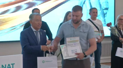 Лучших шахтеров и лучшие семейные династии горняков чествовали в Караганде в преддверии профессионального праздника