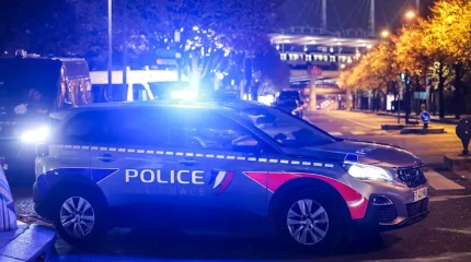 Драгоценности на миллионы евро нашли в трусах двух парижан