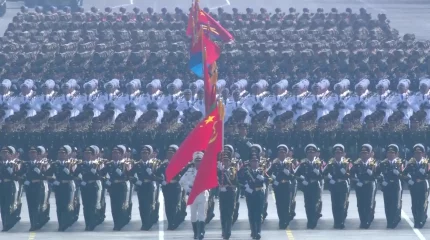 Президент Қытайдағы әскери парадты тамашалады