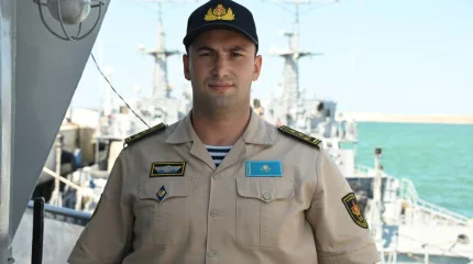 Полиглот-теңізші: Қазақстан Әскери-теңіз күштерінің офицері бес тілді меңгерген