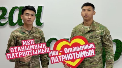 Спасатели МЧС сдают кровь в честь 30-летия ведомства