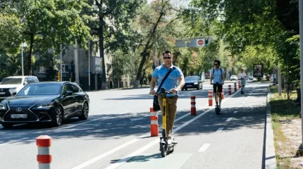 «Әр баланың өмірі қымбат»: Президент электросамокаттар туралы заңды шұғыл өзгерту керегін айтты