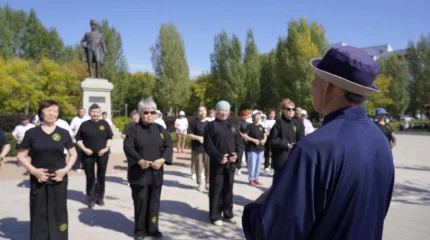 Пенсионеры столицы занялись практикой цигун