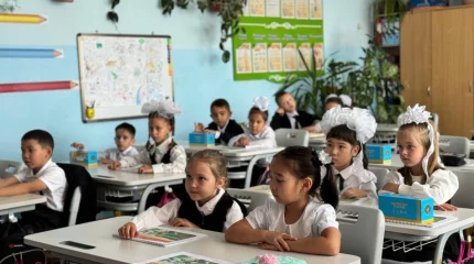 Петропавлда "Жас сақшы" сыныбының оқушылары бүлдіршіндерге жолда жүру ережелерін түсіндірді