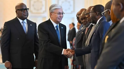 Президента Конго встречают в Акорде