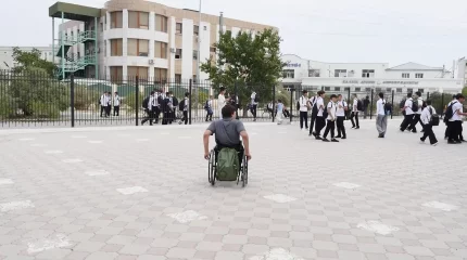 В Актау подросток с ограниченными возможностями смог вернуться в школу после 5 лет домашнего обучения