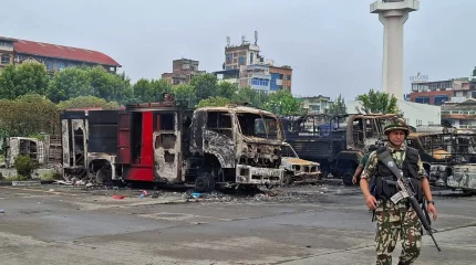 Непалда коменданттық сағат енгізілді