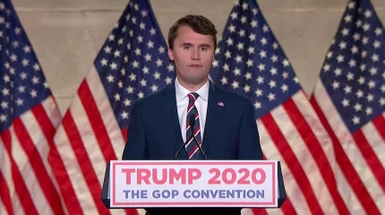 Трамптың сенімді серігі – Чарли Кирк қастандықпен өлтірілді