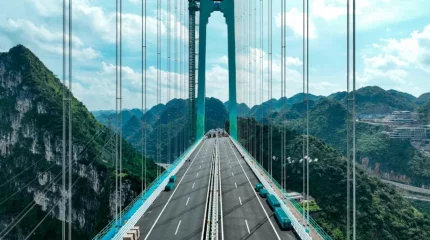 В Китае построили самый высокий мост в мире