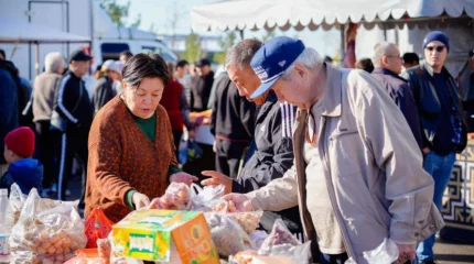 Деликатесами из конины удивили актюбинцы астанчан на ярмарке