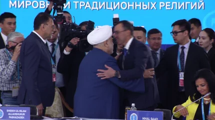 Объединить все созидательные силы мира призвал спикер Сената Маулен Ашимбаев