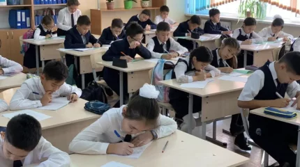 Жаңа тәрбие моделі: «Адал азамат» елдегі барлық мектептерде енгізілді