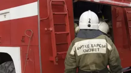 Павлодар өрт сөндірушілері автобөлшектер дүкеніндегі өртті сөндірді