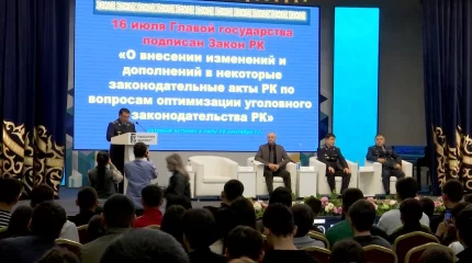 Полицейские Павлодарской области рассказали студентам о новых законах