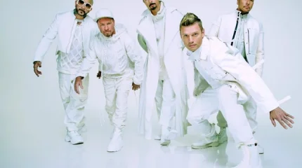 Backstreet Boys встретили танцем в аэропорту Астаны (ВИДЕО)