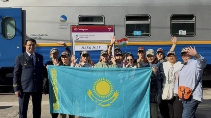 Запущен турпоезд по культурным и историческим центрам Казахстана и Узбекистана