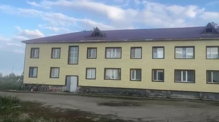 СҚО-да мемлекеттік бағдарламамен салынған үйде жол жөндейтін жұмысшылар тегін тұрып келген