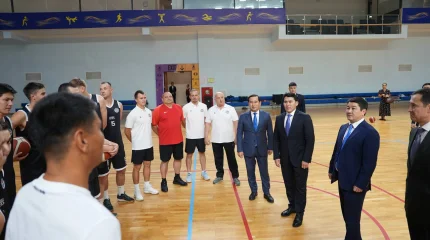 Ербол Мырзабосынов баскетболдан Қазақстан кубогінің жеңімпаздарымен кездесті