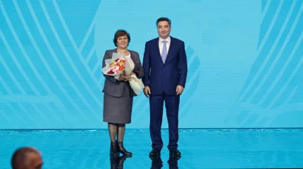 День труда: Олжас Бектенов вручил награды рабочим от имени Президента (ВИДЕО)