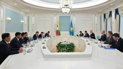 Глава государства провел переговоры с исполняющим обязанности Президента Мьянмы Мин Аун Хлайном