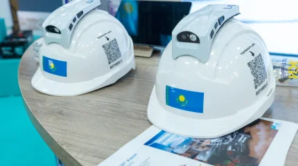 Казахстанские разработчики представили «умную каску» для рабочих на выставке в Минске