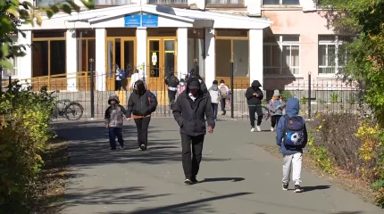 "Все родители в шоке" - мужчину, напавшего на школьницу, разыскивают в Уральске