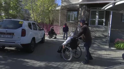 «Это ущемление наших прав!»: актюбинских инвалидов возмутили новые правила пользования инватакси