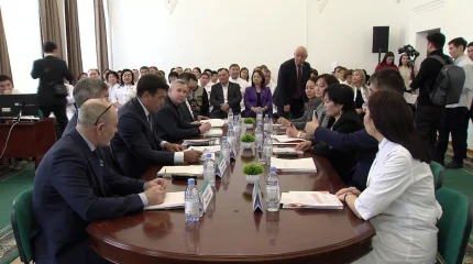 Депутаттар өңірлерді аралап жүр