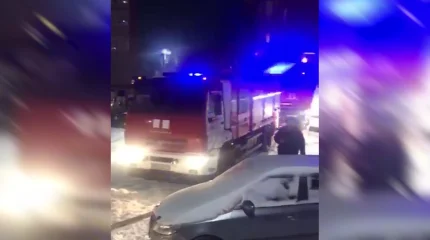 Пожар в многоэтажном доме в Костанае: огнеборцы эвакуировали 25 человек