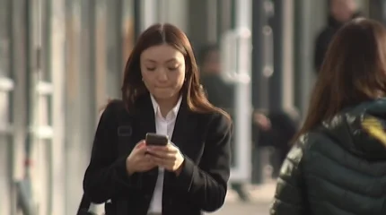 "Купил SIM-карту - пройди биометрию": новые правила разъяснили Минцифры