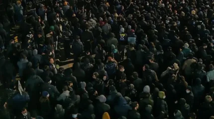 Новая волна протестов прокатилась по Ирану улицы после призыва изгнанного принца