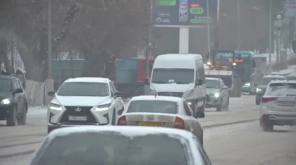 Тройное ДТП, отмена школы и задержка рейсов: как погода влияет на ритм Казахстана