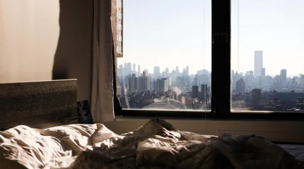 109 мигрантов на 40 квадратах: владелица «резиновой» квартиры в Алматы получила год ограничения свободы