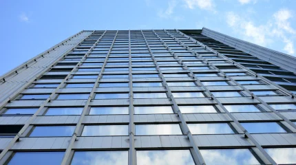 16-қабаттан құлап, қаза тапты