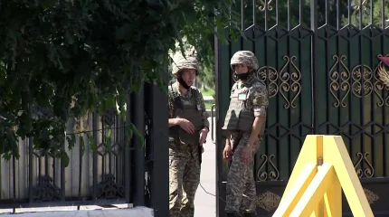 Алматыдағы оқу полигонында сарбаз өз аяғына оқ атты