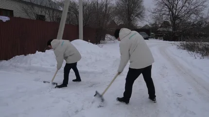 Еріктілер қарияларға көмектесті