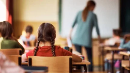 Астанада екінші ауысым оқушылары қашықтан оқиды