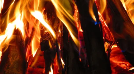 Астанада 14 қабатты тұрғын үйден өрт шығып, 8 адам эвакуацияланды