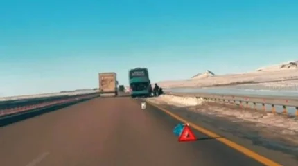 Автобустың жолаушыларына көмектесті