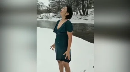 В Актобе мама с дочерью много лет занимаются моржеванием