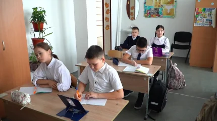 Инклюзия, которая работает: в Костанае школьник с аутизмом учится в обычном классе и показывает хорошие результаты